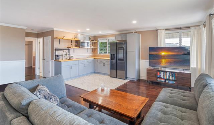 805 Alewa Drive,Honolulu,Hawaii,96817,5 Bedrooms Bedrooms,2 BathroomsBathrooms,Single family,Alewa,18338191