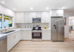 2828 Lowrey Avenue,Honolulu,Hawaii,96822,10 Bedrooms Bedrooms,5 BathroomsBathrooms,Single family,Lowrey,18338638