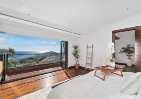 198 Kokololio Place,Honolulu,Hawaii,96821,6 ベッドルーム ベッドルーム,4 バスルームバスルーム,一戸建て,Kokololio,18339333