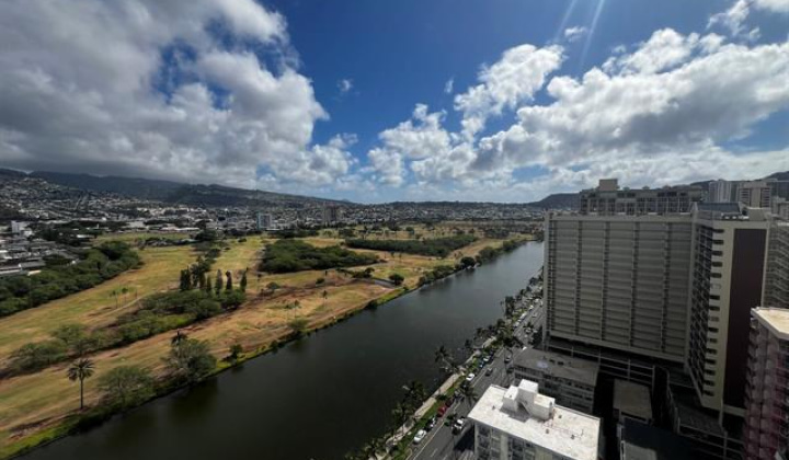 2824 Koaniani Way,Honolulu,Hawaii,96822,5 ベッドルーム ベッドルーム,3 バスルームバスルーム,一戸建て,Koaniani,17856376