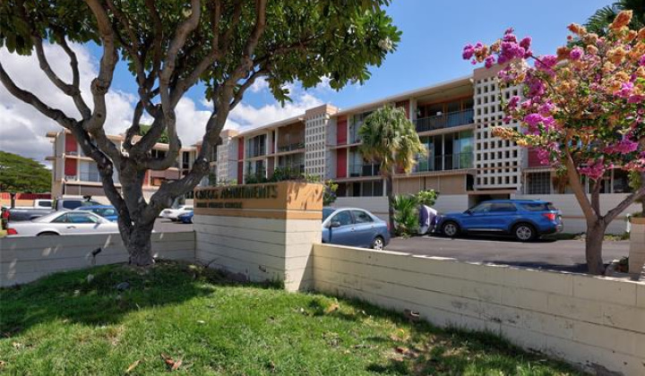 3006 Pualei Circle,Honolulu,Hawaii,96815,2 Bedrooms Bedrooms,1 BathroomBathrooms,Condo/Townhouse,Pualei,3,18340833