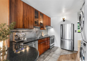 3006 Pualei Circle,Honolulu,Hawaii,96815,2 Bedrooms Bedrooms,1 BathroomBathrooms,Condo/Townhouse,Pualei,3,18340833
