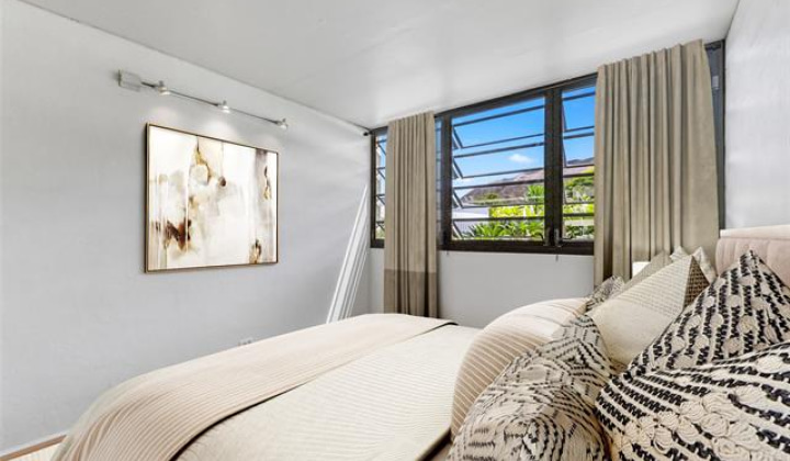 3006 Pualei Circle,Honolulu,Hawaii,96815,2 Bedrooms Bedrooms,1 BathroomBathrooms,Condo/Townhouse,Pualei,3,18340833
