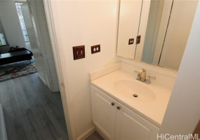 2421 Tusitala Street,Honolulu,Hawaii,96815,1 Bedroom Bedrooms,1 BathroomBathrooms,Condo/Townhouse,Tusitala,14,18340930