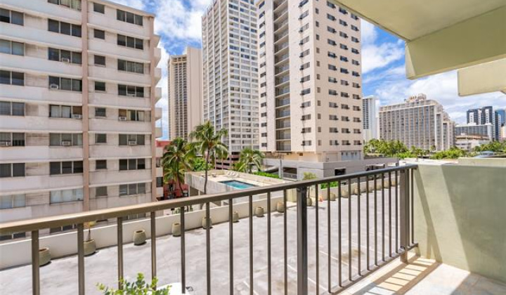 2440 Kuhio Avenue,Honolulu,Hawaii,96815,1 Bedroom Bedrooms,1 BathroomBathrooms,Condo/Townhouse,Kuhio,5,18341302
