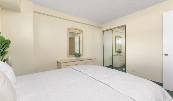 2440 Kuhio Avenue,Honolulu,Hawaii,96815,1 Bedroom Bedrooms,1 BathroomBathrooms,Condo/Townhouse,Kuhio,5,18341302