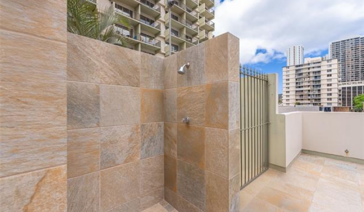 2440 Kuhio Avenue,Honolulu,Hawaii,96815,1 Bedroom Bedrooms,1 BathroomBathrooms,Condo/Townhouse,Kuhio,5,18341302