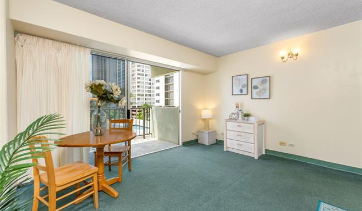 2440 Kuhio Avenue,Honolulu,Hawaii,96815,1 Bedroom Bedrooms,1 BathroomBathrooms,Condo/Townhouse,Kuhio,5,18341302
