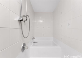 2440 Kuhio Avenue,Honolulu,Hawaii,96815,1 Bedroom Bedrooms,1 BathroomBathrooms,Condo/Townhouse,Kuhio,5,18341302