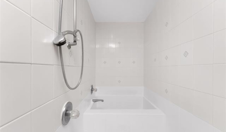 2440 Kuhio Avenue,Honolulu,Hawaii,96815,1 Bedroom Bedrooms,1 BathroomBathrooms,Condo/Townhouse,Kuhio,5,18341302