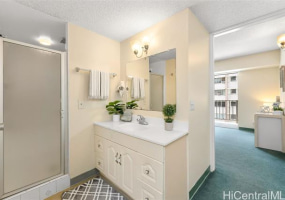 2440 Kuhio Avenue,Honolulu,Hawaii,96815,1 Bedroom Bedrooms,1 BathroomBathrooms,Condo/Townhouse,Kuhio,5,18341302