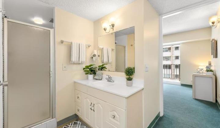 2440 Kuhio Avenue,Honolulu,Hawaii,96815,1 Bedroom Bedrooms,1 BathroomBathrooms,Condo/Townhouse,Kuhio,5,18341302