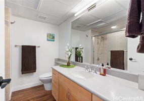 1750 Kalakaua Avenue,Honolulu,Hawaii,96826,1 BathroomBathrooms,Condo/Townhouse,Kalakaua,9,17909795