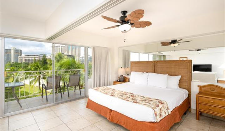2161 Kalia Road,Honolulu,Hawaii,96815,1 Bedroom Bedrooms,1 BathroomBathrooms,Condo/Townhouse,Kalia,5,18344345