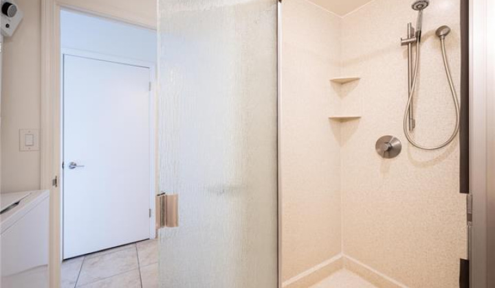2161 Kalia Road,Honolulu,Hawaii,96815,1 Bedroom Bedrooms,1 BathroomBathrooms,Condo/Townhouse,Kalia,5,18344345