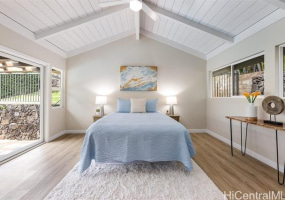 1758 Laukahi Street,Honolulu,Hawaii,96821,4 ベッドルーム ベッドルーム,2 バスルームバスルーム,一戸建て,Laukahi,18344628