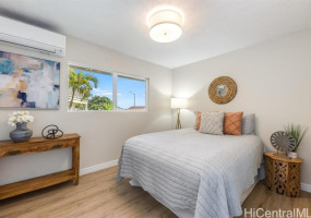 1758 Laukahi Street,Honolulu,Hawaii,96821,4 ベッドルーム ベッドルーム,2 バスルームバスルーム,一戸建て,Laukahi,18344628
