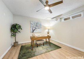 1758 Laukahi Street,Honolulu,Hawaii,96821,4 ベッドルーム ベッドルーム,2 バスルームバスルーム,一戸建て,Laukahi,18344628