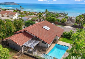 1758 Laukahi Street,Honolulu,Hawaii,96821,4 ベッドルーム ベッドルーム,2 バスルームバスルーム,一戸建て,Laukahi,18344628
