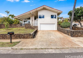 1758 Laukahi Street,Honolulu,Hawaii,96821,4 ベッドルーム ベッドルーム,2 バスルームバスルーム,一戸建て,Laukahi,18344628