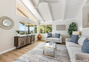 1758 Laukahi Street,Honolulu,Hawaii,96821,4 ベッドルーム ベッドルーム,2 バスルームバスルーム,一戸建て,Laukahi,18344628