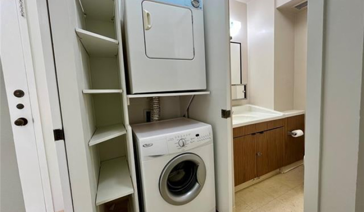 2345 Ala Wai Boulevard,Honolulu,Hawaii,96815,1 BathroomBathrooms,Condo/Townhouse,Ala Wai,12,18344682