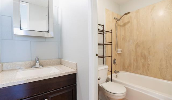 2847 Waialae Avenue,Honolulu,Hawaii,96826,2 Bedrooms Bedrooms,1 BathroomBathrooms,Condo/Townhouse,Waialae,5,18344867