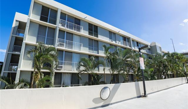 2847 Waialae Avenue,Honolulu,Hawaii,96826,2 Bedrooms Bedrooms,1 BathroomBathrooms,Condo/Townhouse,Waialae,5,18344867
