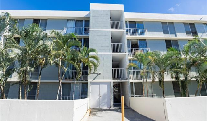 2847 Waialae Avenue,Honolulu,Hawaii,96826,2 Bedrooms Bedrooms,1 BathroomBathrooms,Condo/Townhouse,Waialae,5,18344867