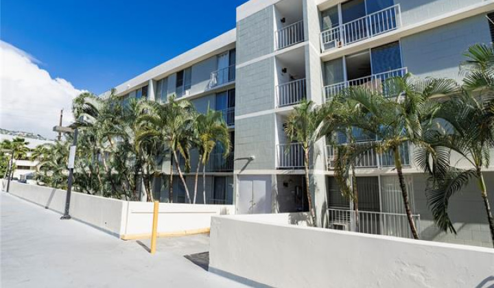 2847 Waialae Avenue,Honolulu,Hawaii,96826,2 Bedrooms Bedrooms,1 BathroomBathrooms,Condo/Townhouse,Waialae,5,18344867