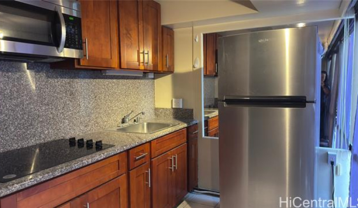1750 Kalakaua Avenue,Honolulu,Hawaii,96826,1 BathroomBathrooms,Condo/Townhouse,Kalakaua,5,18345565