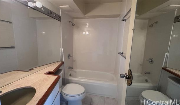 1750 Kalakaua Avenue,Honolulu,Hawaii,96826,1 BathroomBathrooms,Condo/Townhouse,Kalakaua,5,18345565