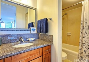 1137 Wilder Avenue,Honolulu,Hawaii,96822,2 Bedrooms Bedrooms,1 BathroomBathrooms,Condo/Townhouse,Wilder,6,17911314