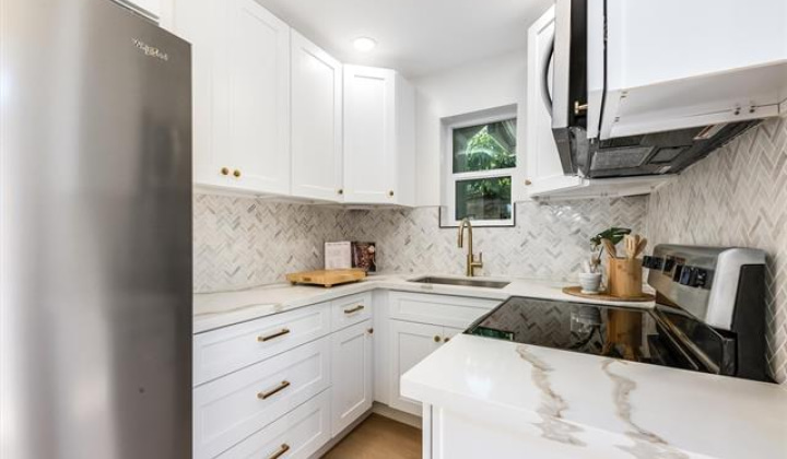 2326 Rose Street,Honolulu,Hawaii,96819,5 Bedrooms Bedrooms,2 BathroomsBathrooms,Single family,Rose,18345880