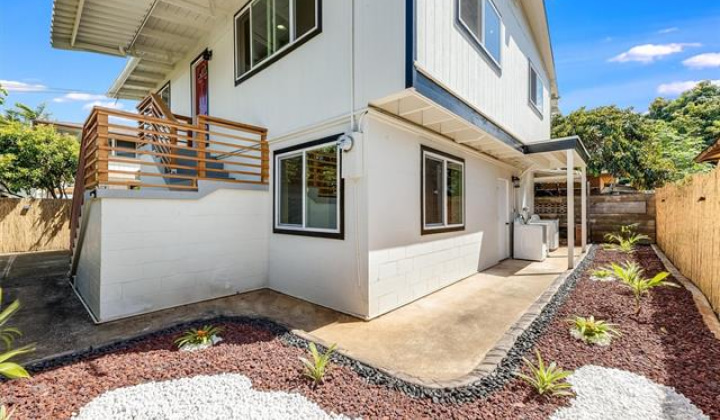 2326 Rose Street,Honolulu,Hawaii,96819,5 Bedrooms Bedrooms,2 BathroomsBathrooms,Single family,Rose,18345880