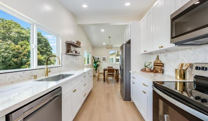 2326 Rose Street,Honolulu,Hawaii,96819,5 Bedrooms Bedrooms,2 BathroomsBathrooms,Single family,Rose,18345880