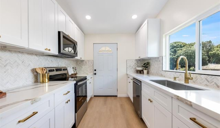 2326 Rose Street,Honolulu,Hawaii,96819,5 Bedrooms Bedrooms,2 BathroomsBathrooms,Single family,Rose,18345880