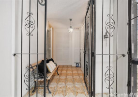 1201 Wilder Avenue,Honolulu,Hawaii,96822,2 Bedrooms Bedrooms,1 BathroomBathrooms,Condo/Townhouse,Wilder,20,18346023