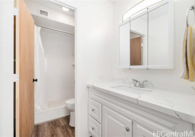 1201 Wilder Avenue,Honolulu,Hawaii,96822,2 Bedrooms Bedrooms,1 BathroomBathrooms,Condo/Townhouse,Wilder,20,18346023