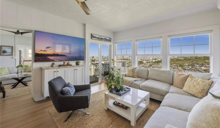 1341 Highview Place,Honolulu,Hawaii,96816,4 ベッドルーム ベッドルーム,3 バスルームバスルーム,一戸建て,Highview,19508391