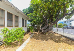 848 Mccully Street,Honolulu,Hawaii,96826,5 ベッドルーム ベッドルーム,3 バスルームバスルーム,一戸建て,Mccully,18346856