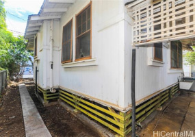 848 Mccully Street,Honolulu,Hawaii,96826,5 ベッドルーム ベッドルーム,3 バスルームバスルーム,一戸建て,Mccully,18346856