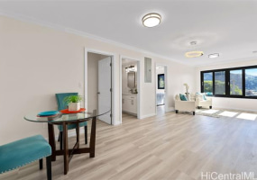 2526 Waolani Avenue,Honolulu,Hawaii,96817,8 ベッドルーム ベッドルーム,10 バスルームバスルーム,一戸建て,Waolani,18346904