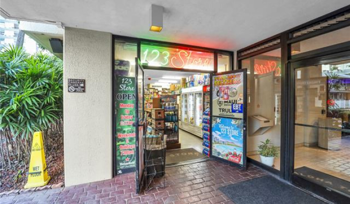 430 Lewers Street,Honolulu,Hawaii,96815,2 ベッドルーム ベッドルーム,2 バスルームバスルーム,コンド / タウンハウス,Lewers,25,18798812