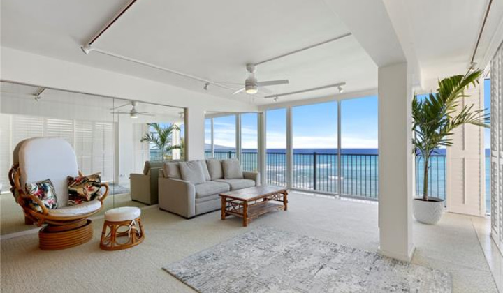3015 Kalakaua Avenue,Honolulu,Hawaii,96815,1 Bedroom Bedrooms,1 BathroomBathrooms,Condo/Townhouse,Kalakaua,9,18346962
