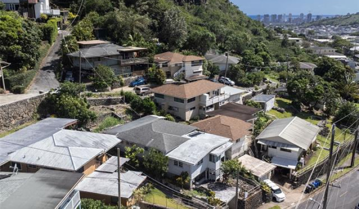 2233 Waiomao Road,Honolulu,Hawaii,96816,4 ベッドルーム ベッドルーム,2 バスルームバスルーム,一戸建て,Waiomao,18799791