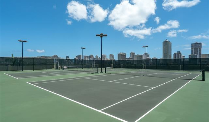 583 Kamoku Street,Honolulu,Hawaii,96826,2 ベッドルーム ベッドルーム,2 バスルームバスルーム,コンド / タウンハウス,Kamoku,40,18799820