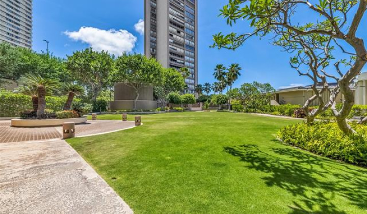 583 Kamoku Street,Honolulu,Hawaii,96826,2 ベッドルーム ベッドルーム,2 バスルームバスルーム,コンド / タウンハウス,Kamoku,40,18799820