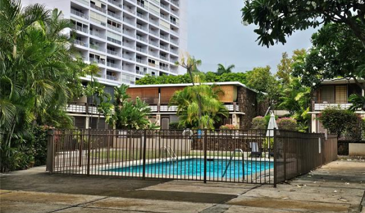 1700 Makiki Street,Honolulu,Hawaii,96822,1 Bedroom Bedrooms,1 BathroomBathrooms,Condo/Townhouse,Makiki,1,18348034