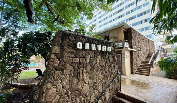 1700 Makiki Street,Honolulu,Hawaii,96822,1 Bedroom Bedrooms,1 BathroomBathrooms,Condo/Townhouse,Makiki,1,18348034